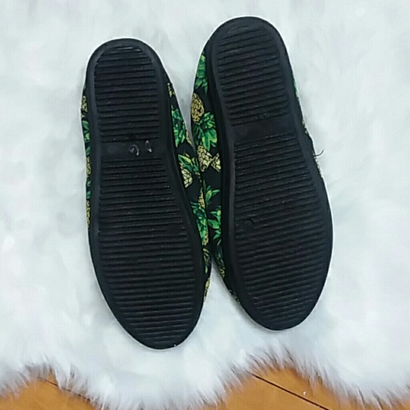 🍍🍍🍍Cathy Pineapple Sneakers🍍🍍🍍 - Picture 4 of 5